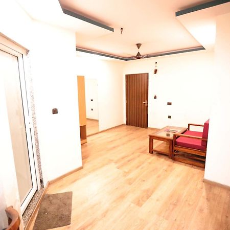 Hotel Noida Grand Sec 58 Exterior foto