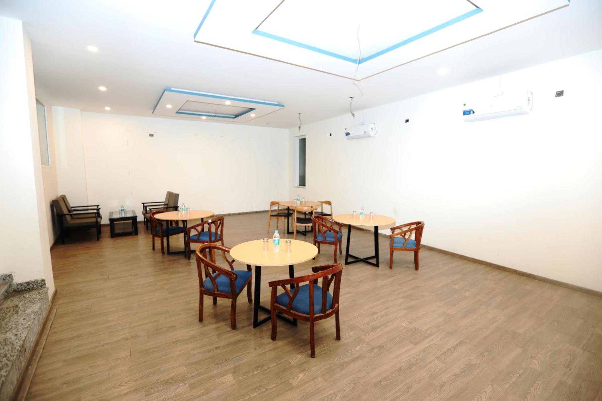 Hotel Noida Grand Sec 58 Exterior foto